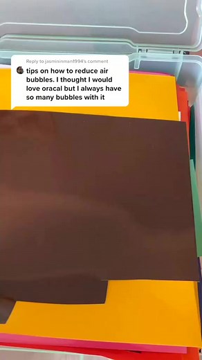 473_Reply to @jasmininman1994 How I prevent air bubbles💭 #adhesivevinyltricks #noairbubbles #cricuttups #DontQuitYourDa #saturdaynightcraftalong #redclaylove #craftspace #sculpeyclay | Roy and Pip