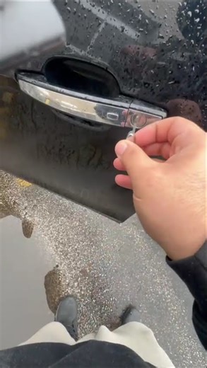 How to unlock a Cadillac SRX with a Dead Key Fob #CadillacSRXkeyfob #deadkeyfobCadillacSRX