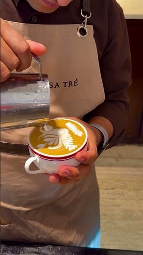 Watch the Magic: Perfect Latte Art Pour