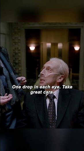 The Strain Season S3E7，New eye drops turn him into a blood-eyed monster instantly.