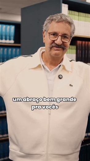 Centro Universitário Eniac on Instagram: "Ser professor é carregar o dom de transformar vidas e no ENIAC, esse dom é a nossa essência. 🍎✨ Hoje, nosso reitor Ruy Guérios compartilhou um pouco da sua trajetória, relembrando a primeira aula que deu há quase 50 anos. Meio século dedicado à educação, à inovação e à missão de formar pessoas que fazem a diferença. É com esse mesmo amor e propósito que celebramos todos os professores que constroem o ENIAC todos os dias com dedicação, talento e um comp