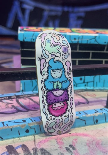 PLANKTOON GRAPHIC DECK VOL. 51 ENERGY [ PDO051 ] Three graphics. Three energies ⚡️ One drop made to match your rhythm! PD0172 • CORE — stable, grounded, focused PD0173 • BLAST — loud, bold, expressive PD0174 • FLOW — smooth, calm, effortless Designed for fingerboarders who ride with feeling, not just tricks! 🫶🏻 Available now! Let choose your energy! 👊🏻 Handdrawn art by Yod! • ᴘʟᴀʏ ʏᴏᴜʀ ꜰɪɴɢᴇʀʙᴏᴀʀᴅ ᴀɴᴅ ɢᴇᴛ ɴᴇᴡ ᴛʀɪᴄᴋꜱ • #planktoonfingerboard #fingerboard #fingerboardstore #planktoon #fingerboa