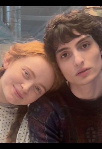 finn and sadie behind the scenes pic from cara buono aka karen wheeler 🥰🥰 MADWHEELER BTS is the cutest and look how she smiles with him pleaseeee 💕 #sadiesink #finnwolfhard #strangerthings5 #madwheeler #fadie