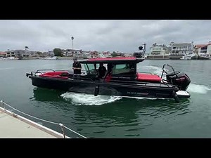 Axopar 28 - see how flawlessly a Dockmate TWIST remote operates the boat's 2 engines & bow thruster!