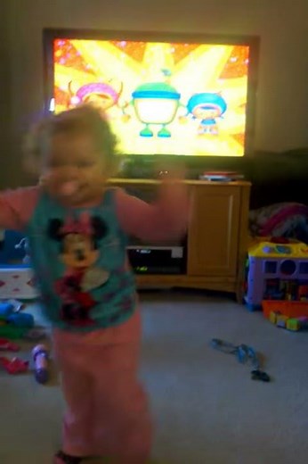 Umizoomi shake dance