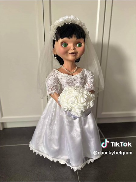 #tiffany #tiffanyvalentinecosplay #tiffanychuckybride #brideofchucky #chucky #mariage #child’play #foryou #pourtoi #fouryoupage #fyp #prt #chuckydoll #foryoupage #chuckybelgium #tiffanyvalentine #film #series #glen #bride
