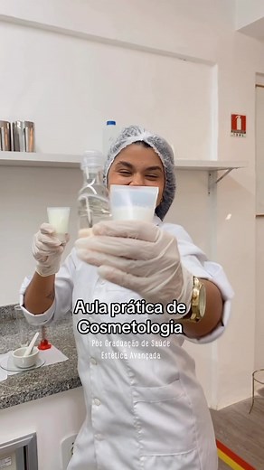 Vem comigo em uma aula prática de cosmetologia na minha Pós Graduação em Saúde Estética Avançada… #faculdadedeestetica #esteticaecosmetica #esteticistaecosmetologa #esteticista