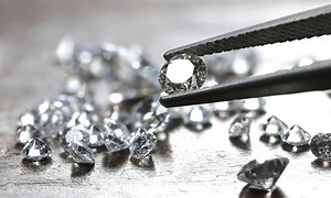 How to Tell How Many Carats a Diamond is?