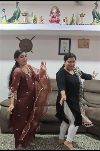 Nalla nallani 😜#dance #bgm #sye #bgm #trending #music #youtube #ytreels #ytshorts #love #telugusong