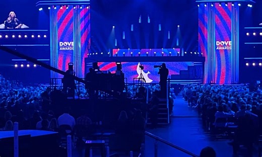 Lecrae, Cece Winans, Brandon Lake & Jelly Roll Performances; Hulvey Speech & More (Dove Awards 2025)