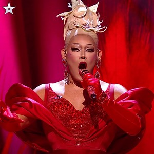 She's got the look – and the voice! | Britain's Got Talent