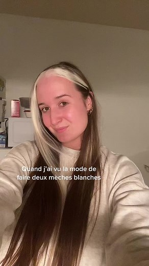 Tendance mode: mèches blanches naturelles