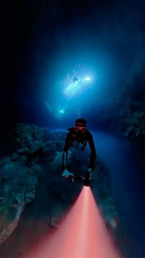 Diving in the abyss !