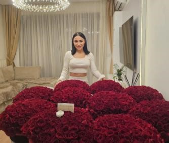 ALEKSANDRA MLADENOVIĆ DOBILA IZNENAĐENJE KOJE RASPAMEĆUJE! Pevačica se odmah oglasila, evo šta je rekla