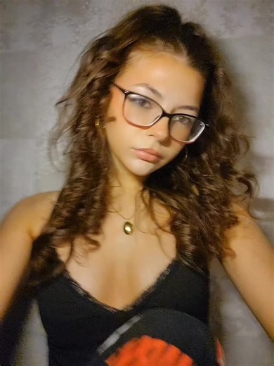 divas imma be live on 1st march again! make sure you come join and say hi 🫶