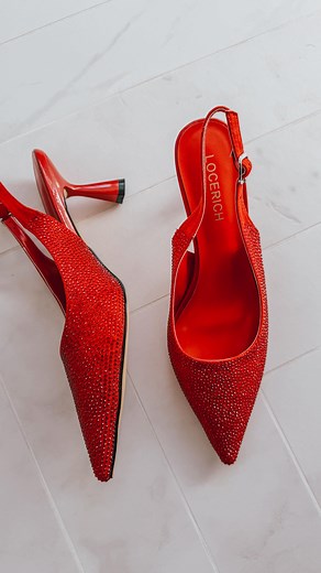 18K views · 886 reactions | Comment: FESTIVE and I will send you the links for these cute holiday outfits! Still loving bows, sparkles, coco brown and emerald green for this holiday season. holiday outfits 2025, thanksgiving outfits, christmas party outfits, Brand Collab | Brooke's Buys | Facebook