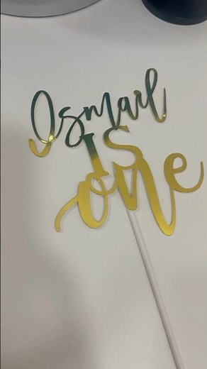 Cake topper using Cricut maker 3 #cricutmaker3 #caketopper #cricutcraft #goldcaketopper #onecake