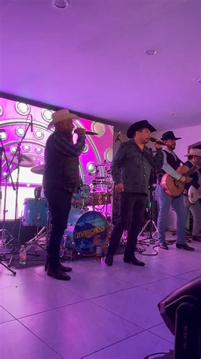 Placeres de la vida, poderme echar un palomazo con mi api 🤠🎤 #LosPasosDeJulion #JulionAlvarez #JAySNB | Los Pasos de Julion