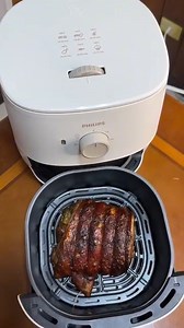 Let the holiday crunch begin! Crispy pork belly is on the menu, and it's a festive flavor explosion. 🍽️🔥Philips HD9100 Air Fryer turns up the crunch for a stress-free Christmas meal. 🍴 Available Here: https://s.lazada.com.ph/l.bMcL TikTok Shop: https://vt.tiktok.com/ZSNbMfLtm/ 🎥Mommy Thoughts | Philips Home Living