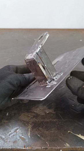 297K views · 3.9K reactions | Smart idea with hand grinder | ARD welder art | Facebook