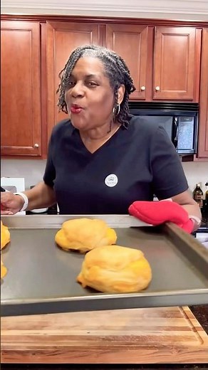 Turn Canned Biscuits Into a Savory Holiday Treat (Pillsbury Dough Hack)