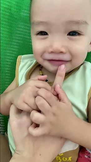 em bé học tiếng việt