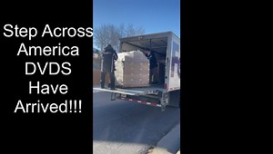 The first big batch of the Step Across America 🇺🇸 DVDs have shipped! Yippee! 👏 Thank you for you patience as there were a few unexpected delays due to Covid. So excited to hear about everyone’s experiences as they step their way through all 50 states. It’s been an 8 year journey to get this program into everyone’s hands. We’ll be forever grateful for your support! Let’s get stepping! 👟👟 Has anyone started the program digitally through Freedom.Fit already? How are you liking the journey? Lea