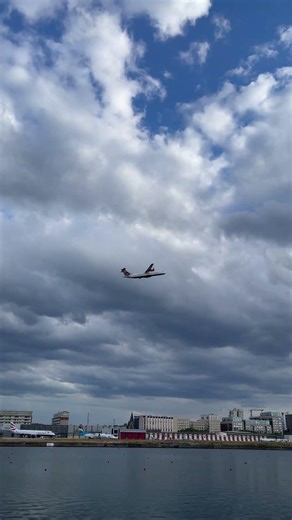 ATR 72-600 Takeoff from LCY ✈️ | Loganair to Isle of Man