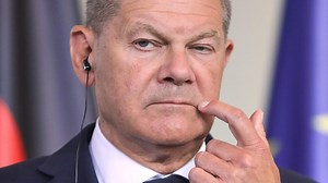 extra 3 : Song für Olaf Scholz: Bin ein Krisenjung