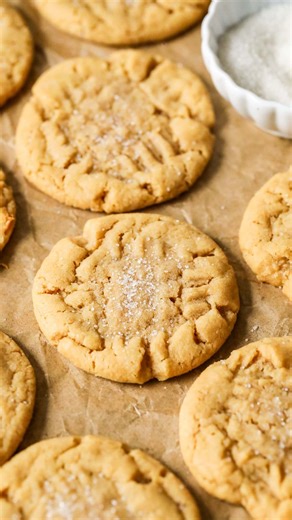Samantha Merritt on Instagram: "Sourdough bakers, here’s another recipe for using up your sourdough discard! These sourdough peanut butter cookies incorporate sourdough discard into my classic peanut butter cookie recipe. They are distinctly peanut buttery and have perfectly chewy (not cakey!) texture. If you haven’t yet started your sourdough journey, check out my post on how to make a sourdough starter to get started. Baking with sourdough is a lot of fun, and you’re rewarded with tasty (and n