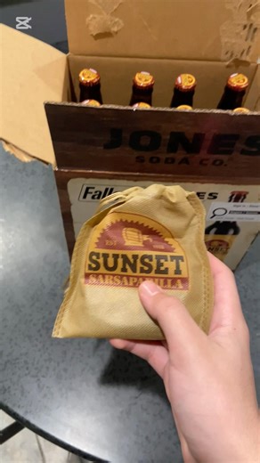 Trying the new ‪@jonessoda‬ “Sunset Sarsaparilla” #fallout #drink #sarsaparilla #soda #softdrink