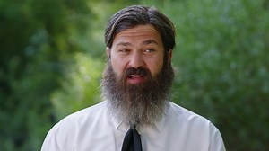 4 BRAND NEW EPISODES dropped tonight on Fox Nation! Watch some good clean (well a little diggin’ in the dirt never hurt anyone) FUN with the whole family. | Jase Robertson