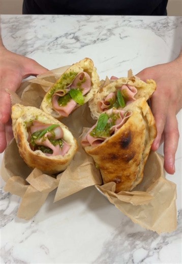 Entrante con masa de pizza #Pizza #paratii #pizzalover #pizzatime #fyp | Pizzas