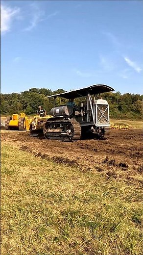 Caterpillar 60 with pull type road grader