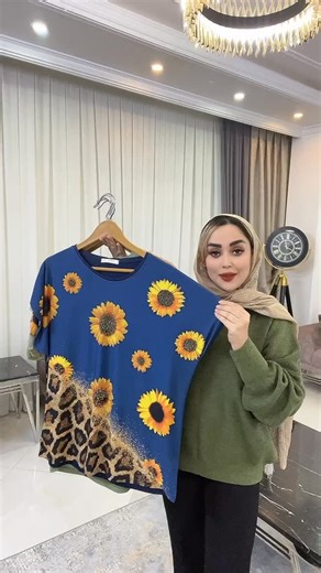‎مانتو| بلوز | مجلسی|تیشرت|قم|گالری مژگان|‎ on Instagram‎: "ویدیوهایی که ۴۰روز پیش ضبط شده رو امروز براتون گذاشتم🖤 —————————— تیشرت طرح دار قواره بزرگ مناسب سایز ۴۲تا۵۴ کشسانی عالی دورسینه۱۲۵ قد۷۴ قیمت ۳۳۸🌸 کد محصول در سایت7008✅ ✅ثبت سفارش از طریق سایت/واتساپ/دایرکت واتساپ ۰۹۳۵۹۶۵۶۸۲۳ www.gallerymozhgan.ir پیج عمده @pakhsh_mozhgan برای ورود ب سایت میتونید گالری مژگان رو از گوگل جستجو کنید #لباس⁩#سایزبزرگ #لباسزنانه #بلوز"‎