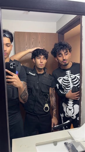 Zeedan (@zeedanmir)’s video of How To Do The Skeleton Hands