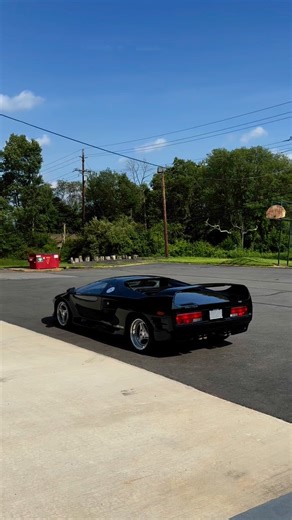 VECTOR M12 VS COUNTACH COLD START #countach #lamborghini #vector #cars #supercars | Interstate Motorsport LLC