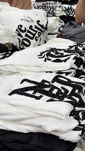 Domingo de mostrarles modelitos nuevos!!! Completá tu pedido con estas hermosuras porque se venden SOLAS 👌🏻✨ Condiciones de compra: 🌟 Mínimo de compra online: $100.000 🌟 Mínimo de compra en el local: 3 prendas Talles disponibles: 🤍 S al XXL ✨ Somos Fabricantes Mayoristas ✨ Envíos a todo el país 📍 Estamos en Bogotá 2935, Flores 📲 Pedidos por mayor al 113118-3813 Formas de pago: 💳 Efectivo, transferencia o depósito ☑️ | Todobrillo.ok