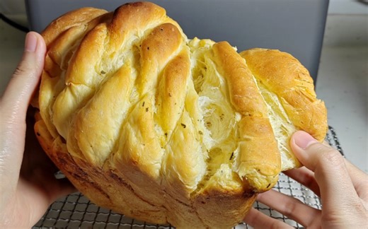面包机食谱～新手必做波兰种蒜香黄油吐司