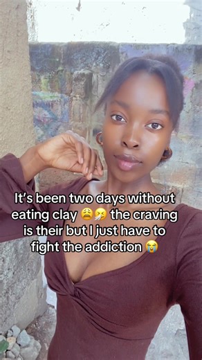 Clay soil addiction is really hard to overcome people I’m really trying my best 🤧😭 #clayeatingsound #clay #clayeater #clayeatingjourney #zedtiktok🇿🇲🇿🇲