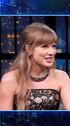 Zoë Kravitz loses a snake in Taylor Swift’s house (Taylor’s Version) | Late Night with Seth Meyers