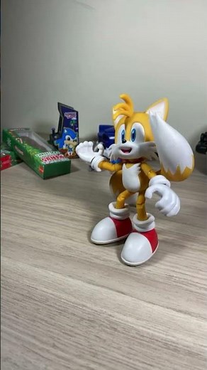 tails eats a googoogaga