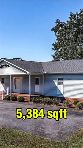 Lakefront Home 5 beds, 4 baths | Abandoned