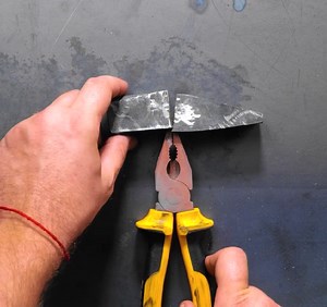 36K views · 158 reactions | Powerful tools and projects you can repeat at home  DIY mini circular saw: | 5-Minute Crafts USA | Facebook