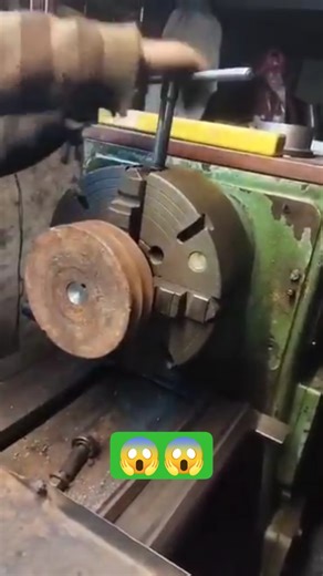How to drill a hole in a pully.🔥🔥#engineering #automobile #machine #trending