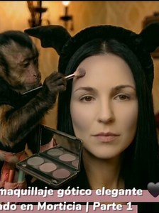 Creando un maquillaje gótico elegante para Morticia