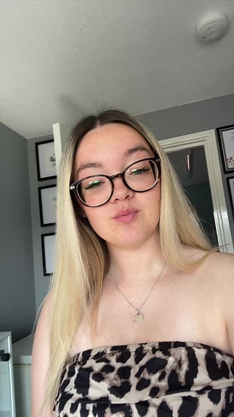 Tayla...xoxo2 (@tayla...xoxo2)’s videos with Hairdresser - Skye Newman