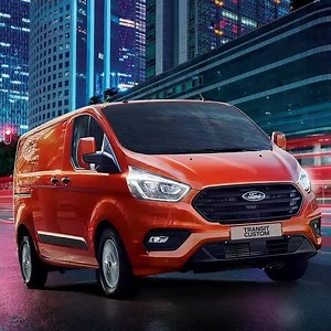 La strada per il futuro del tuo business ha la grande affidabilità di sempre, meno consumi e più attenzione per l’ambiente. Ford Transit Custom. Oggi anche Hybrid. Scopri di più 👉 https://bit.ly/3glkNKY | Ford Italia