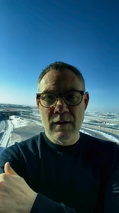 12K views · 514 reactions | Airport O’clock. After a wonderful solo version of the Past & Present Tour in Denver last night I’m off to Texas to begin the last set of shows. Big plans brewing for when I’m back with my band again. Watch out Austin, comin’ right atcha. 﫡﫵 | David Gray | Facebook