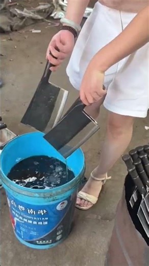 This Liquid Turn Grimy Metal Into Flawless Oil Surface Clean